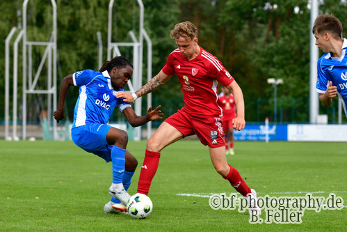 Joe Kodonu Williams (l. RSV), Lukas Macziewski (r. Ludwigsfelde), Ludwigsfelder FC - RSV Eintracht 1949, Landespokal 2, Runde, Saison 26/27, Fussball, 05.09.2026, Ludwigsfelde, Foto: Benjamin Feller