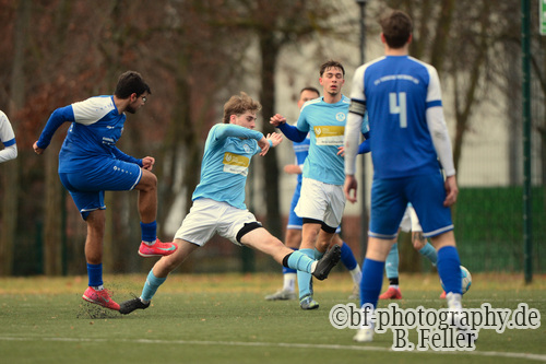 Yannic Rohan Franz (l. Turbine), Emil Bürger (r. Teltow), United Teltow FC - FV Turbine Potsdam, Kreisliga B, 15. Spieltag, Saison 25/26, Fussball, 07.12.2025, Teltow, Foto: Benjamin Feller
