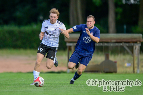 Jan Alexander Weber (l. Fortuna), Kasper D&ouml;ring (r. Henigsdorf),  Fortuna Babelsberg - FC 98 Hennigsdorf, Landesliga, 2. Spieltag, Saison 26/27, Fussball, 12.09.2026, Potsdam, Foto: Benjamin Feller
