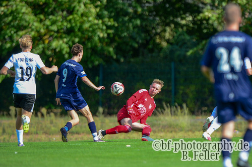 Luca M&uuml;ller (l. Hennigsdorf), Paul B&auml;uerle (r. Fortuna), Fortuna Babelsberg - FC 98 Hennigsdorf, Landesliga, 2. Spieltag, Saison 26/27, Fussball, 12.09.2026, Potsdam, Foto: Benjamin Feller