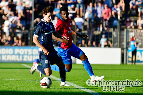 Amadeus Ebel (l. Babelsberg), Nathanael Kukanda (r. RSV), SV Babelsberg 03 - RSV Eintracht 1949, Regionalliga Nordost, 5. Spieltag, Saison 26/27, Fussball, 14.08.2026, Potsdam, Foto: Benjamin Feller