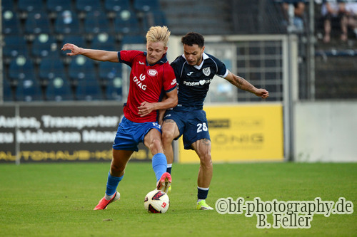 Jules Hasenberg (l. RSV), Theo Ogbidi (r. Babelsberg), SV Babelsberg 03 - RSV Eintracht 1949, Regionalliga Nordost, 5. Spieltag, Saison 26/27, Fussball, 14.08.2026, Potsdam, Foto: Benjamin Feller