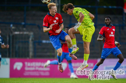 Oscar Capoano (l. RSV), Maximus Babke (Babelsberg), Babelsberg 03 - RSV Eintracht 1949, Regionalliga Nordost, 5. Spieltag, Saison 26/27, Fussball, 14.08.2026, Potsdam, Foto: Benjamin Feller