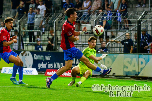 Endi Jupolli (l. RSV), Maximus Babke (r. Babelsberg), Babelsberg 03 - RSV Eintracht 1949, Regionalliga Nordost, 5. Spieltag, Saison 26/27, Fussball, 14.08.2026, Potsdam, Foto: Benjamin Feller