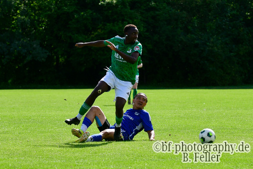 Lee Tinashe Marume (l. Golm), Duc Anh Nguyen (r. Saarmund), SG Gruen Weiss Golm - SG Saarmund, 1. Spieltag, Landesklasse West, Saison 26/27, Fussball, 29.08.2026, Golm, Foto: Benjamin Feller