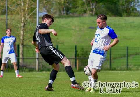 Timon Pinno (l. Geltow), Sebastian Kr&uuml;ger (r. Berge), SG Geltow - SV Germania Berge, Kreisoberliga, 25. Spieltag, Saison 25/26, 03.05.2026, Fussball, Geltow, Foto: Benjamin Feller