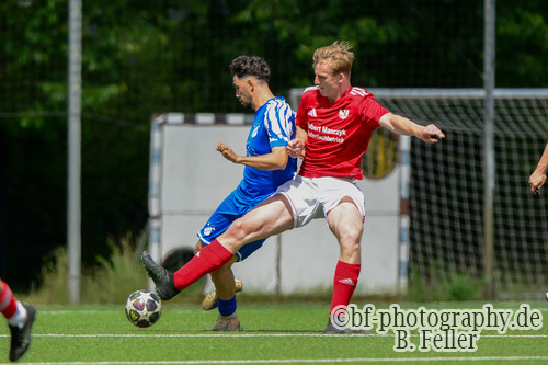 Derenik Mayilyan (l. Markendorf), Nils Klostermann (r. Teltow), Teltower FV - SV Blau Weiss Markendorf, Landesklasse Ost, 29. Spieltag, 06.06.2026, Fussball, Teltow, Foto: Benjamin Feller Derenik Mayilyan (l. Markendorf), Nils Klostermann (r. Teltow), Teltower FV - SV Blau Weiss Markendorf, Landesklasse Ost, 29. Spieltag, 06.06.2026, Fussball, Teltow, Foto: Benjamin Feller