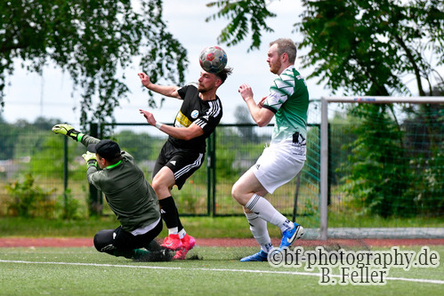 Josef Opfermann (l. Golm), Leandro Reinelt (m. Teltow), Ben Fredrich (r. Golm), United Teltow - Grün Weiß Golm II, Kreisliga B, 29. Spieltag, 07.06.2026, Fussball, Teltow, Foto: Benjamin Feller Josef Opfermann (l. Golm), Leandro Reinelt (m. Teltow), Ben Fredrich (r. Golm), United Teltow - Grün Weiß Golm II, Kreisliga B, 29. Spieltag, 07.06.2026, Fussball, Teltow, Foto: Benjamin Feller