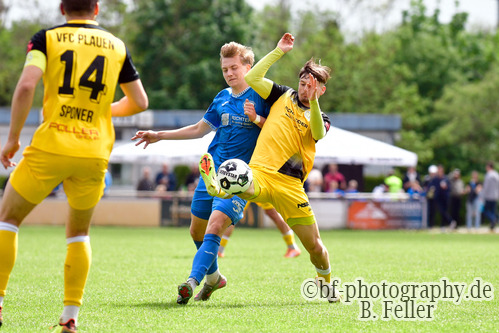 Till Plumpe (l. RSV), Tim Limmer (r. Plauen), RSV Eintracht 1949 - VFC Plauen, 28. Spieltag, Oberliga S&uuml;d, Saison 25/26, Fussball, 09.05.2026, Stahnsdorf, Foto: Benjamin Feller