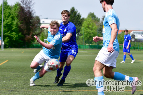 Robin Linthe (l. Teltow), Janick Strau&szlig; (r. Schenkenhorst), United Teltow FC - SG Schenkenhorst, Kreisliga B, 26. SPieltag, Saison 25/26, 10.05.2026, Fussball, Teltow, Foto: Benjamin Feller