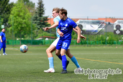 Tobias Steiner (l. Teltow), Janick Strau&szlig; (r. Schenkenhorst), United Teltow FC - SG Schenkenhorst, Kreisliga B, 26. SPieltag, Saison 25/26, 10.05.2026, Fussball, Teltow, Foto: Benjamin Feller