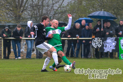 Leon Becker (l. Geltow), Len Becker (r. Dallgow), SG Geltow - SV Dallgow 47, Kreisoberliga, 22. Spieltag, Saison 25/26, 12.04.2026, Fussball, Geltow, Foto: Benjamin Feller