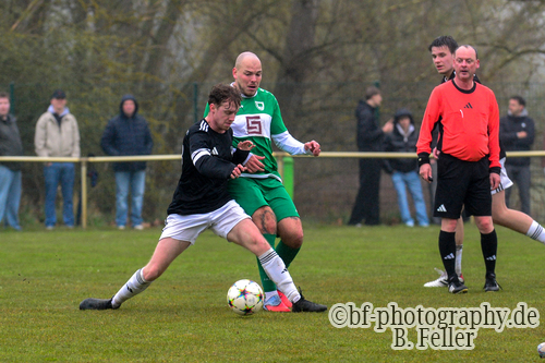 Leon Becker (l. Geltow), Len Becker (r. Dallgow), SG Geltow - SV Dallgow 47, Kreisoberliga, 22. Spieltag, Saison 25/26, 12.04.2026, Fussball, Geltow, Foto: Benjamin Feller
