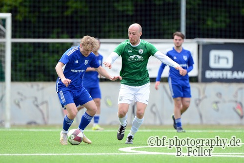 Lukas Liebscher (l. Saarmund), Daniel Suhr (r. 74), FSV Babelsberg 74  SG Saarmund, Landesklasse West, 26. Spieltag, Oberliga S&uuml;d, Saison 25/26, Fussball, 16.05.2026, Potsdam, Foto: Benjamin Feller