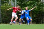 Johannes Pollok (l. Teltow), Felix M&uuml;ller (m. Markendorf), Dominik Menzel (r. Markendorf), Teltower FV - SV Blau Weiss Markendorf, Landesklasse Ost, 29. Spieltag, 06.06.2026, Fussball, Teltow, Foto: Benjamin Feller
