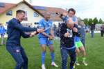 Sektdusche f&uuml;r Patrick Hinze (Trainer RSV), Jubel RSV, RSV Eintracht 1949 - VFC Plauen, 28. Spieltag, Oberliga S&uuml;d, Saison 25/26, Fussball, 09.05.2026, Stahnsdorf, Foto: Benjamin Feller